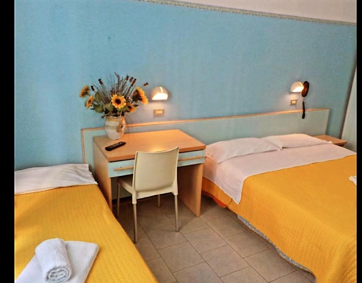 Hotel Silvana Beach ريميني المظهر الخارجي الصورة