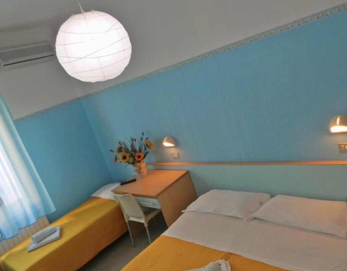 Hotel Silvana Beach ريميني المظهر الخارجي الصورة